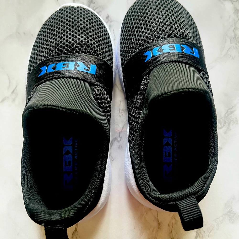 NWOT Toddler Size 8 RBX black sneakers